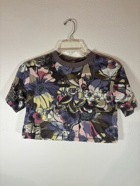 Nike womens Floral Graphic crop top size xs colorful floral gold Nike